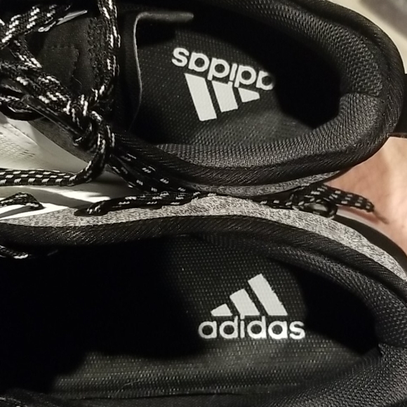 Shoes/Sneakers - Picture 7 of 7